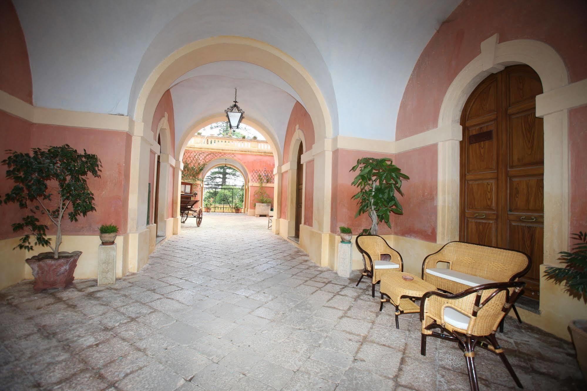 モルチャーノ・ディ・レウカ Palazzo Laura Bed & Breakfast エクステリア 写真