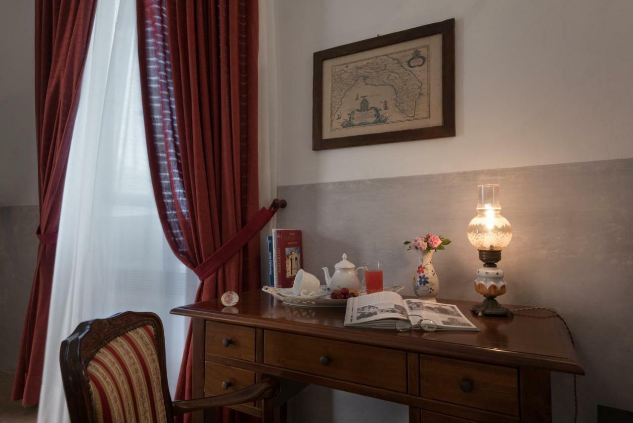 モルチャーノ・ディ・レウカ Palazzo Laura Bed & Breakfast エクステリア 写真