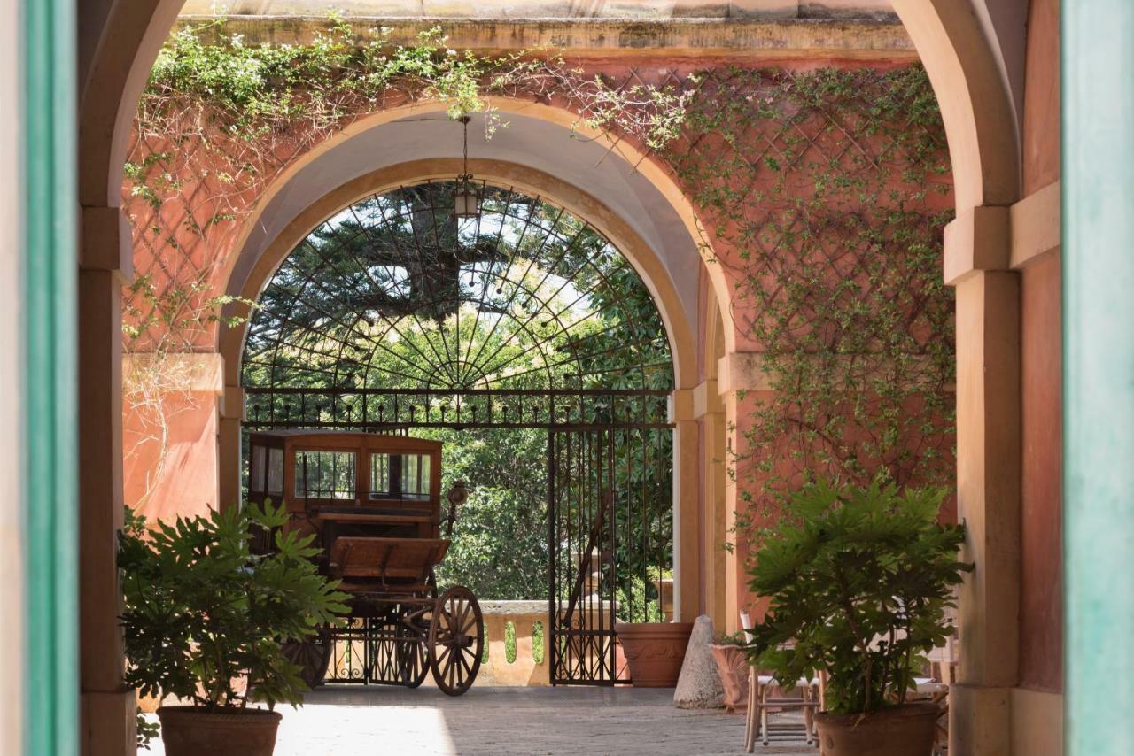 モルチャーノ・ディ・レウカ Palazzo Laura Bed & Breakfast エクステリア 写真