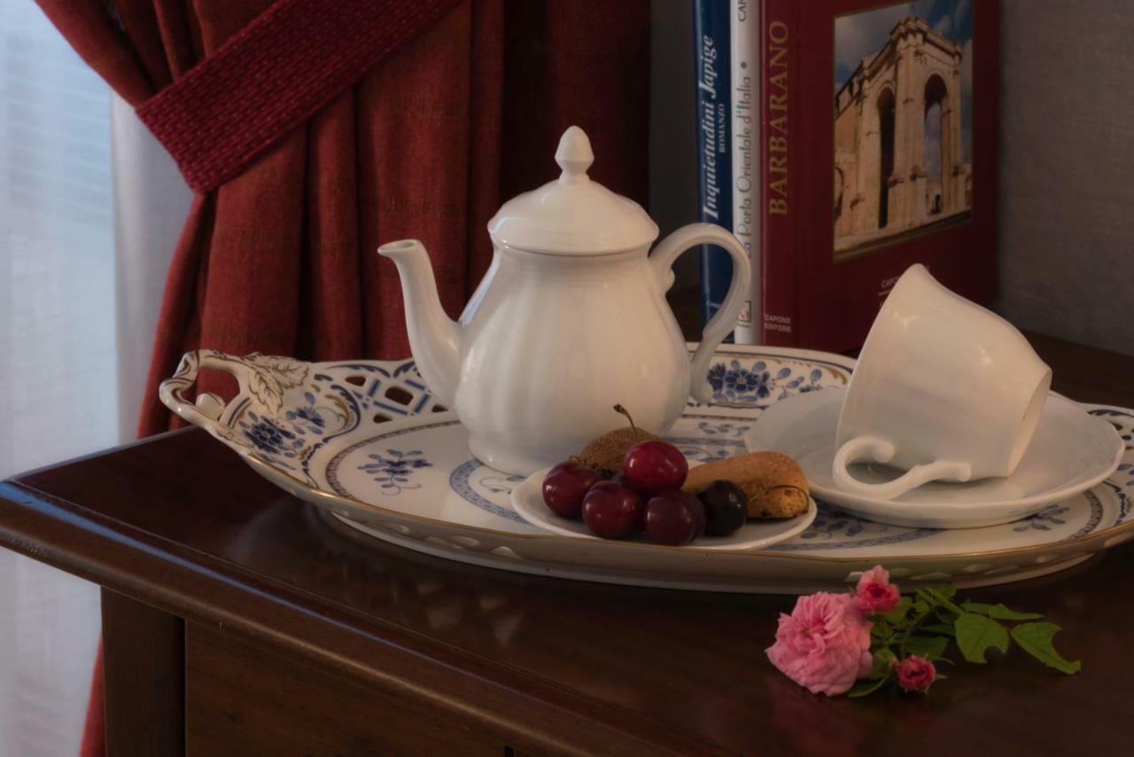モルチャーノ・ディ・レウカ Palazzo Laura Bed & Breakfast エクステリア 写真