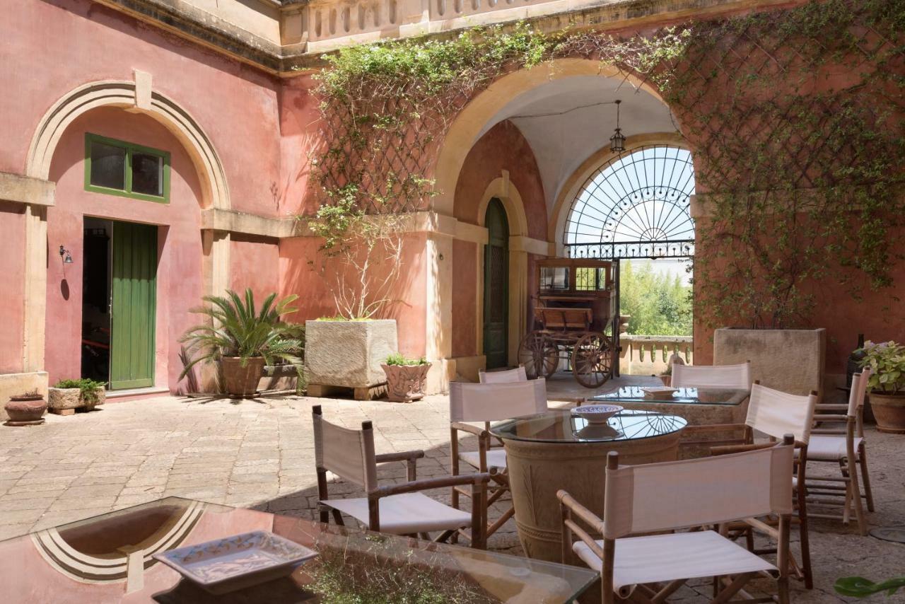 モルチャーノ・ディ・レウカ Palazzo Laura Bed & Breakfast エクステリア 写真