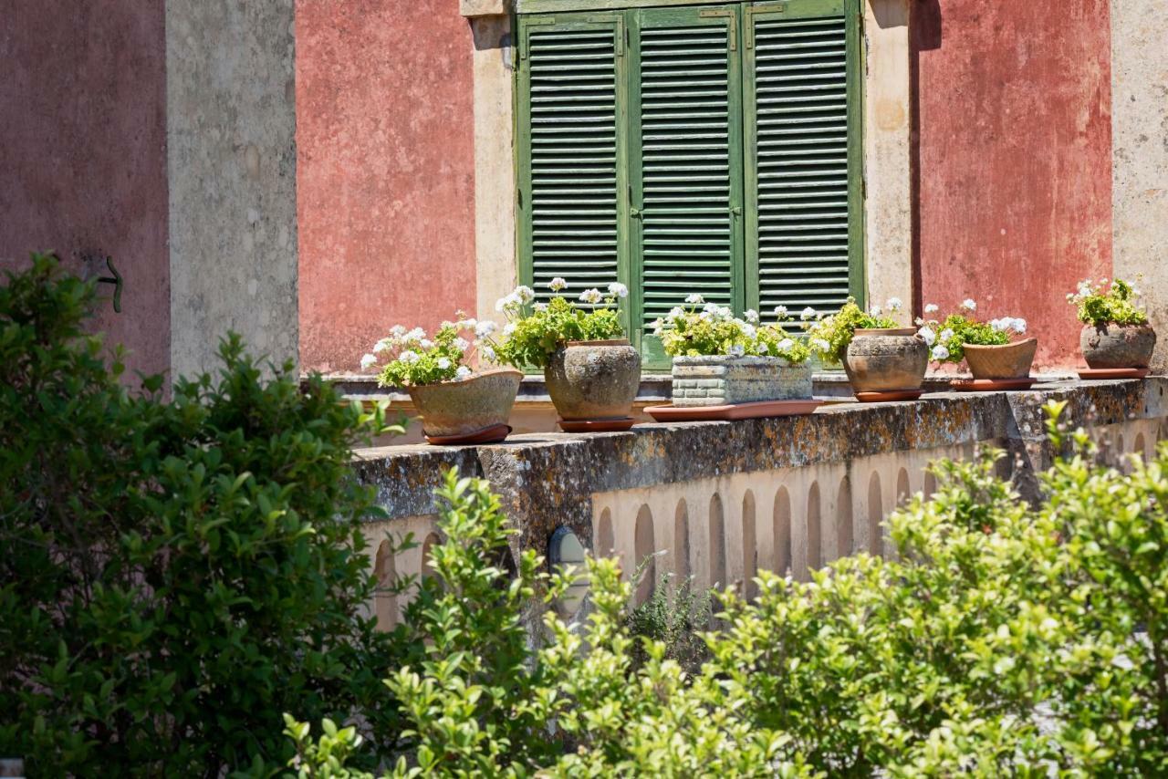 モルチャーノ・ディ・レウカ Palazzo Laura Bed & Breakfast エクステリア 写真